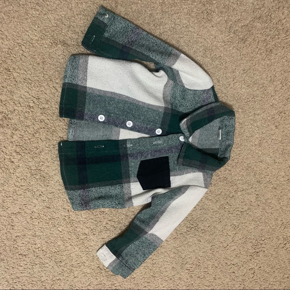 Green, black, and white flannel for infant/toddler size 9-12 months